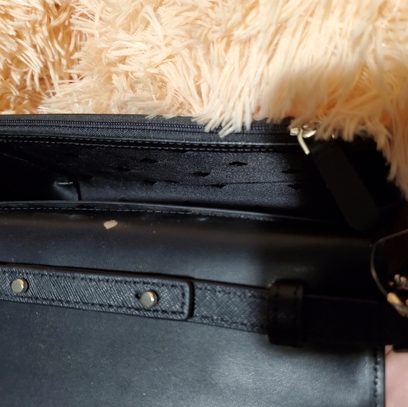 Crossbody - Picture 3 of 5